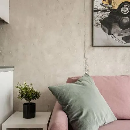 Unique With Stunning View & Netflix