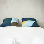 Apartment Unique With Stunning View & Netflix *