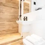 Apartment Unique With Stunning View & Netflix Warsaw